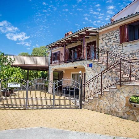 Villa Michelle Karojba Exteriör bild