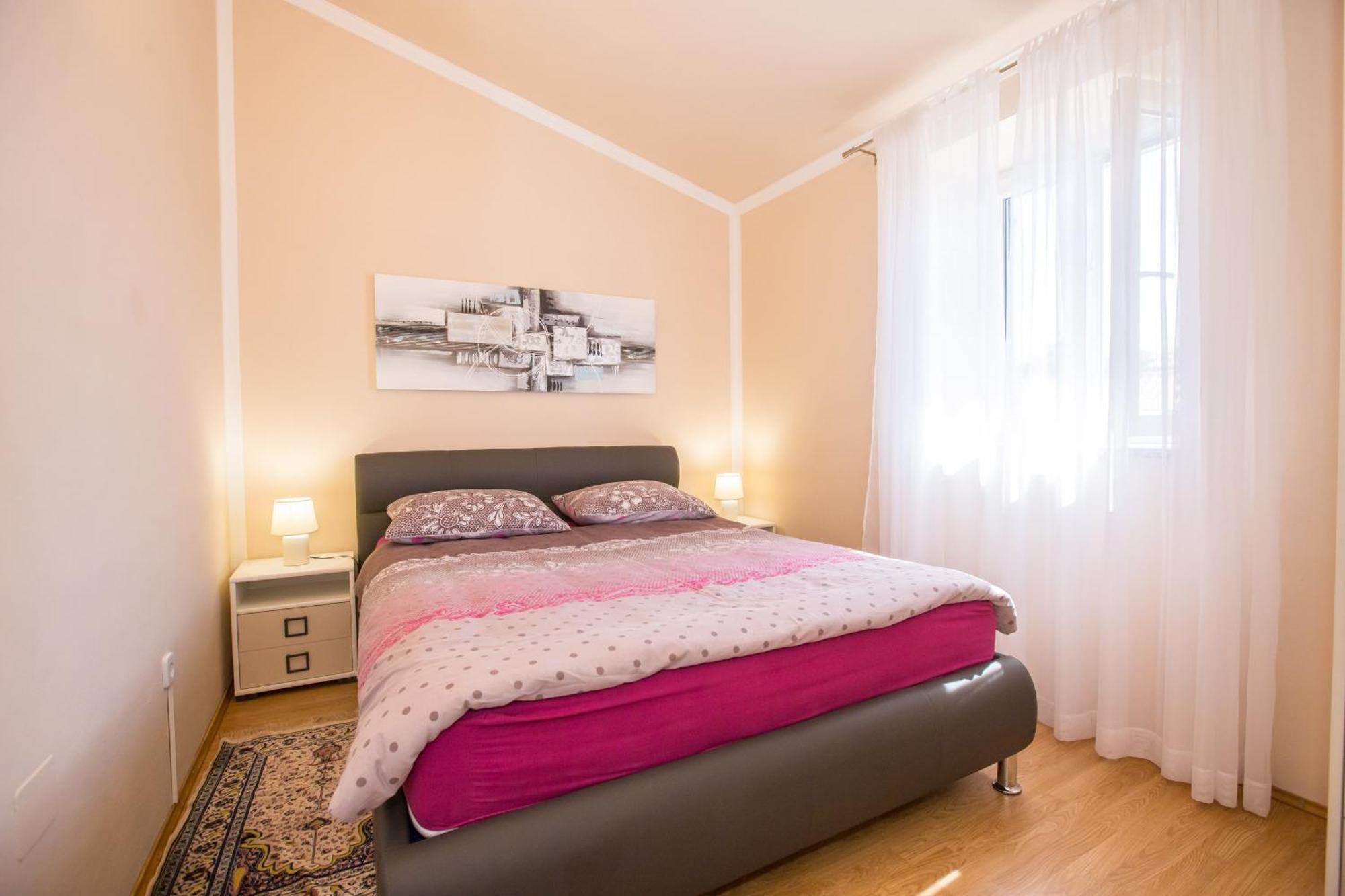 Villa Michelle Karojba Exteriör bild