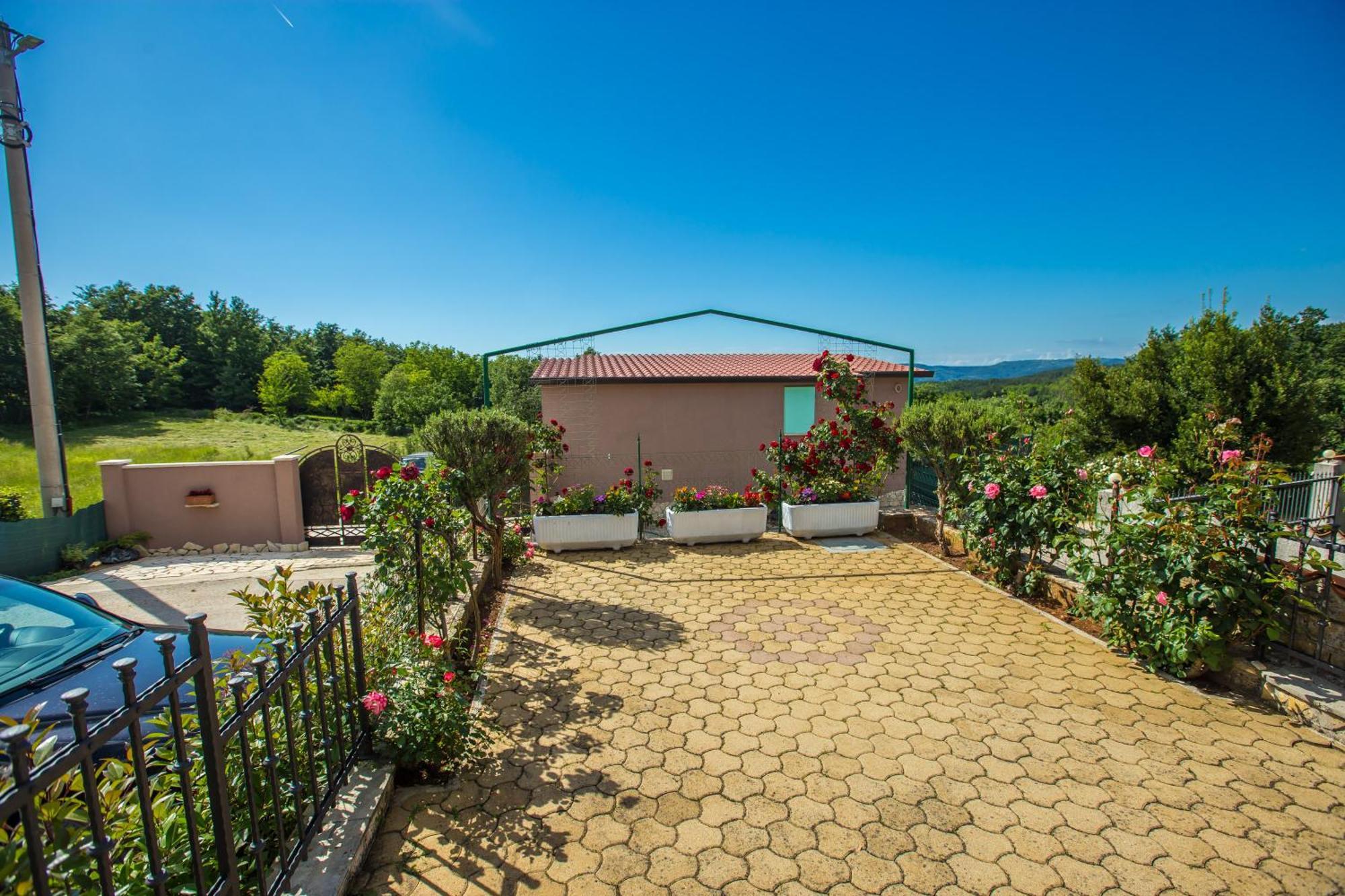 Villa Michelle Karojba Exteriör bild